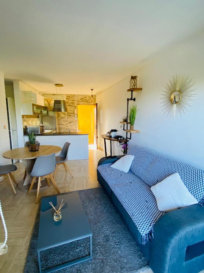 Appartement Cote D'Azur Plage - Piscine - Tennis Villeneuve-Loubet Exteriör bild