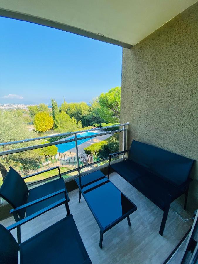 Appartement Cote D'Azur Plage - Piscine - Tennis Villeneuve-Loubet Exteriör bild